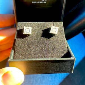 Dimond fashion studs